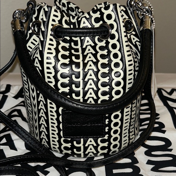 New Marc Jacobs Black and White Mini Bucket Bag. - Picture 3 of 10